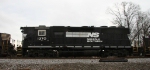 NS 1370 is in a train headed northbound